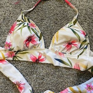 SHADE & SHORE swim top